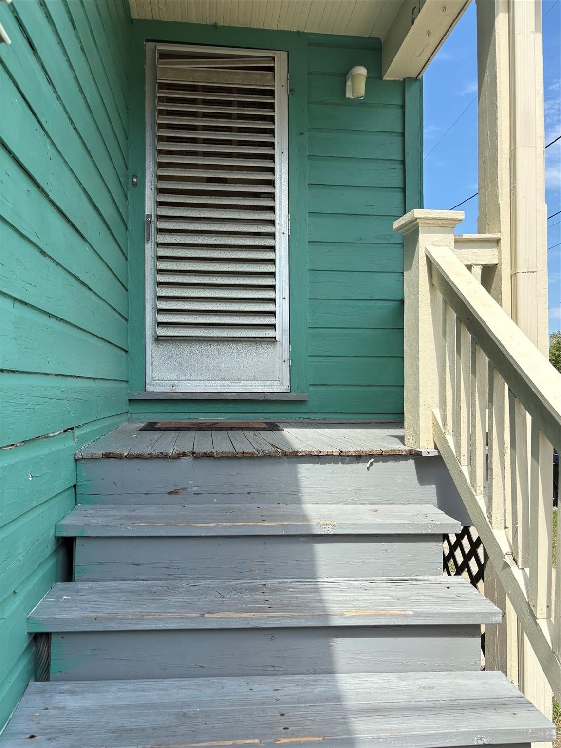 2011 33rd Street