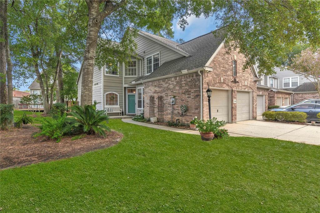 Photo of 2330 Everest Way, Houston, TX 77339 (MLS # 79414381)