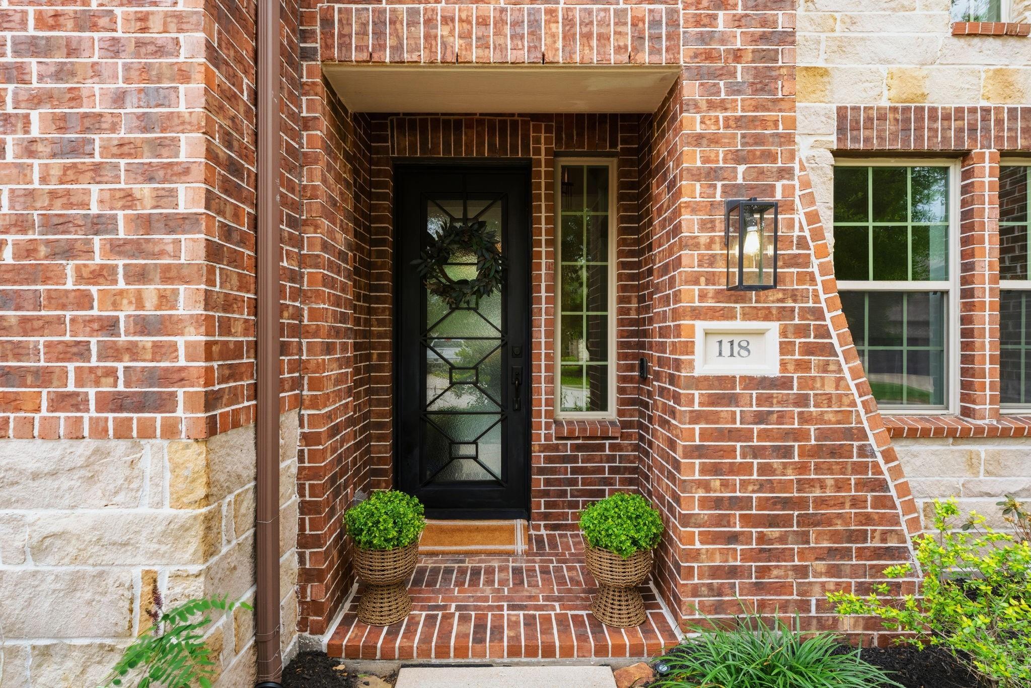 118 N Winter Sunrise Circle