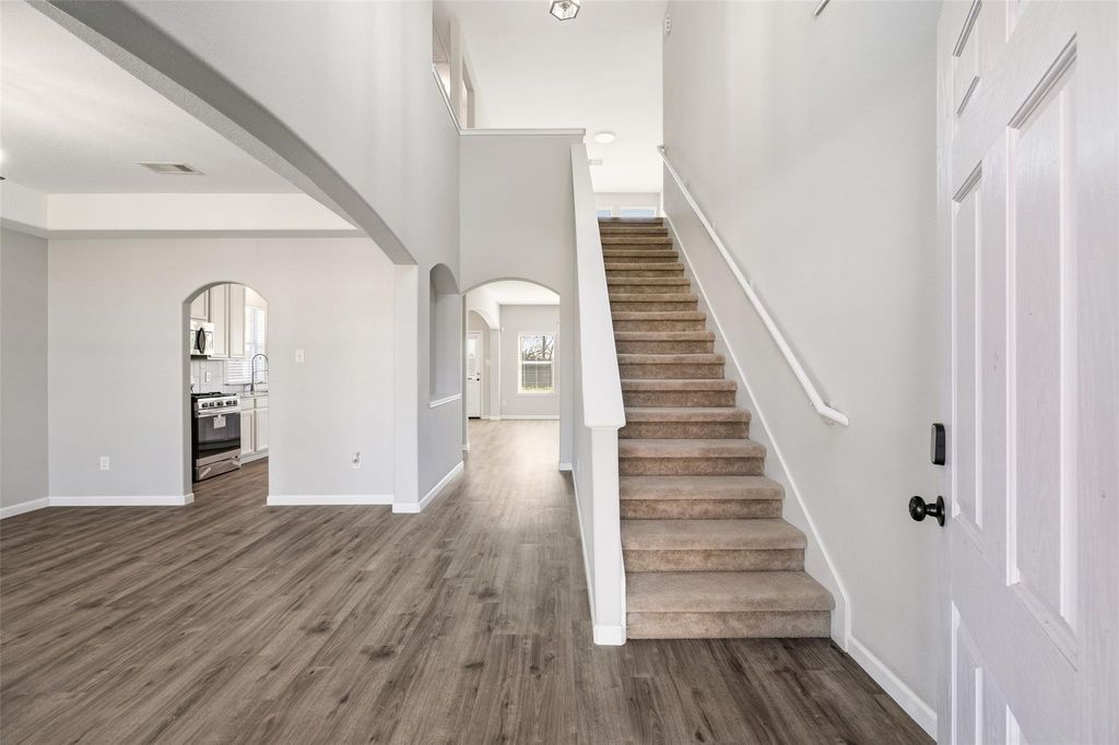 Photo of 8530 E Highlands Crossing, Highlands, TX 77562 (MLS # 75073029)