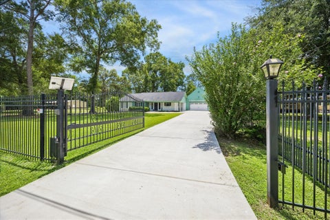 Photo of 15432 Esther Drive, Conroe, TX 77384 (MLS # 36914869)