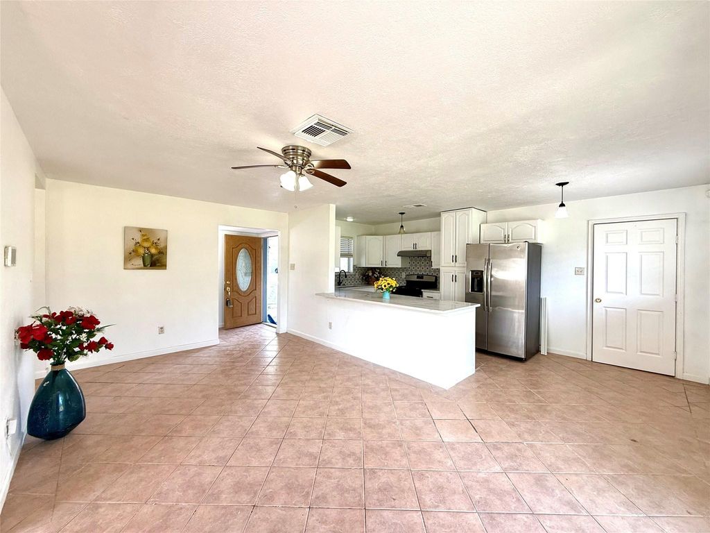 Photo of 9350 Guywood Street, Houston, TX 77040 (MLS # 94090031)