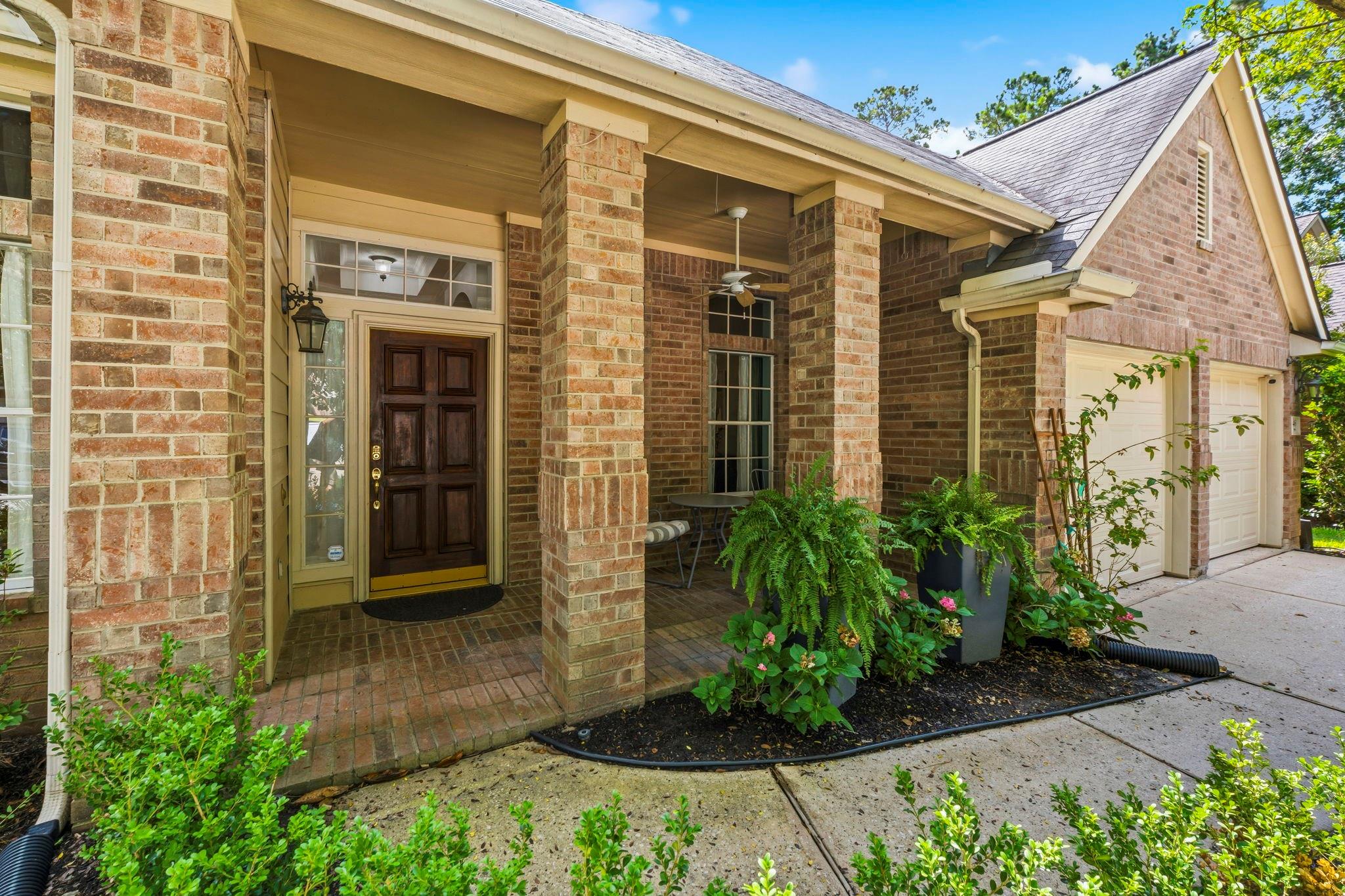 46 E Hobbit Glen Drive