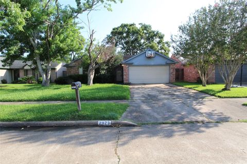 Photo of 2823 Chimneystone Circle, Sugar Land, TX 77479 (MLS # 98903312)
