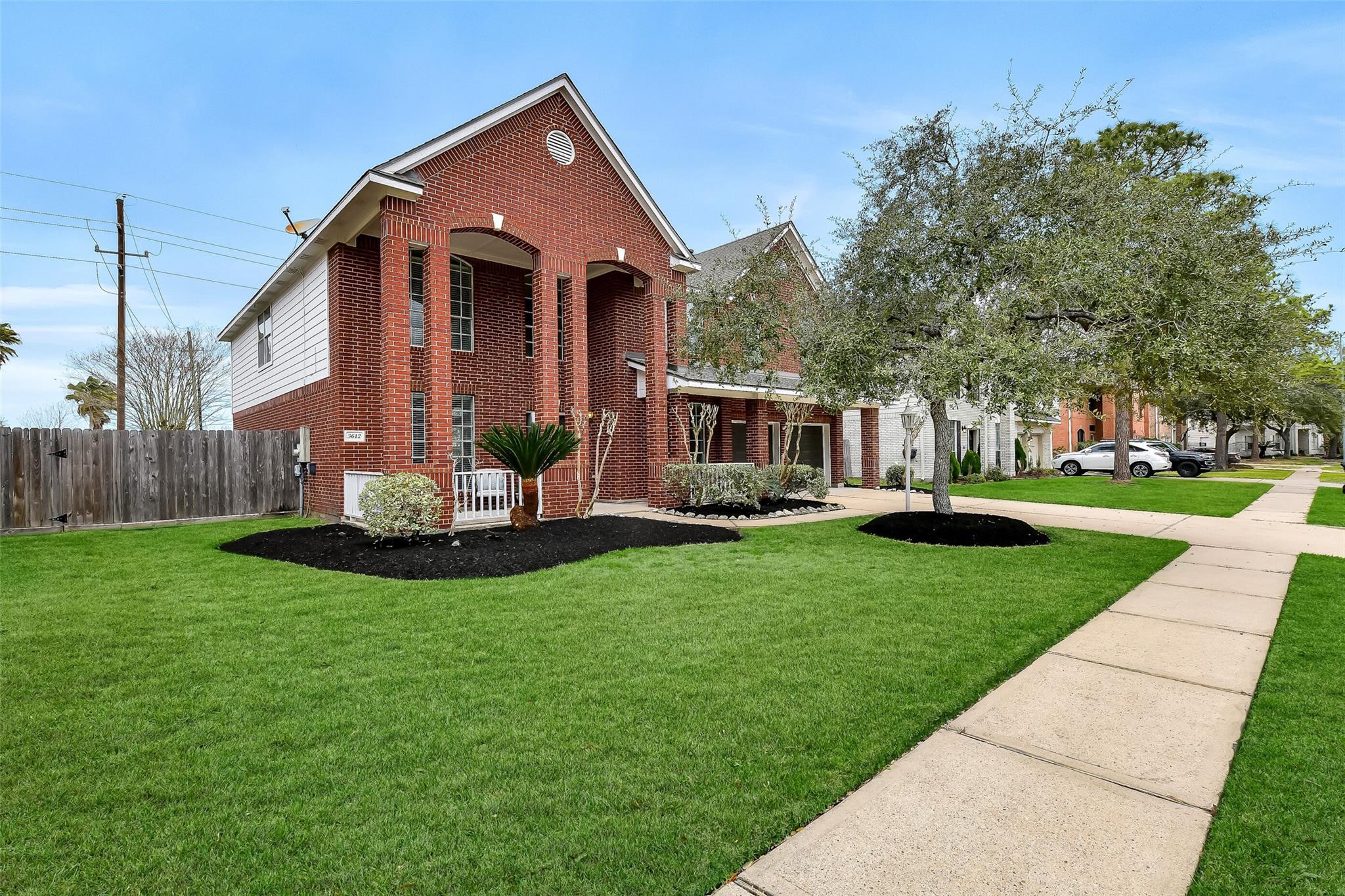 3612 W Pine Orchard Drive