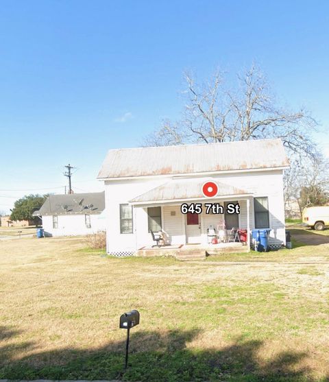 Photo of 645 7th Street, Hempstead, TX 77445 (MLS # 33165385)