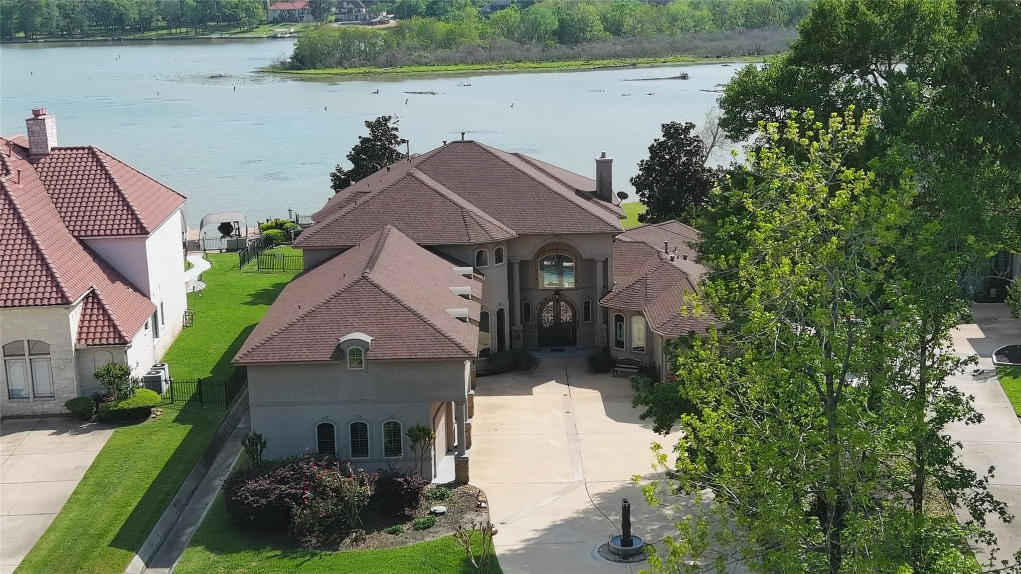 11348 Lake Oak Drive