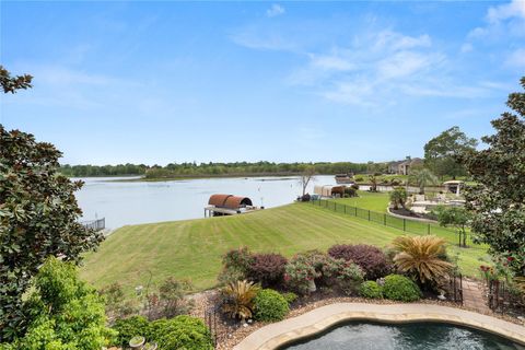 Homes For Sale - 11348 Lake Oak Drive<br/> Montgomery, TX 77356