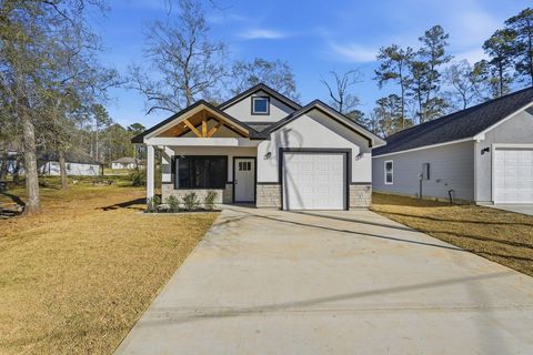 Homes For Sale - 18434 Fannin Road<br/> Willis, TX 77378