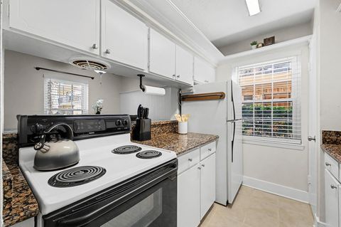 Tiny photo for 3224 Timmons Lane #141, Houston, TX 77027 (MLS # 34172182)