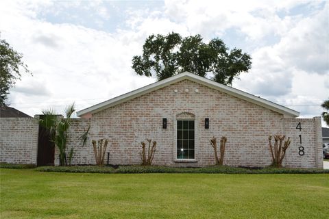 Photo of 418 Briar Hill Drive, Houston, TX 77042 (MLS # 35757069)