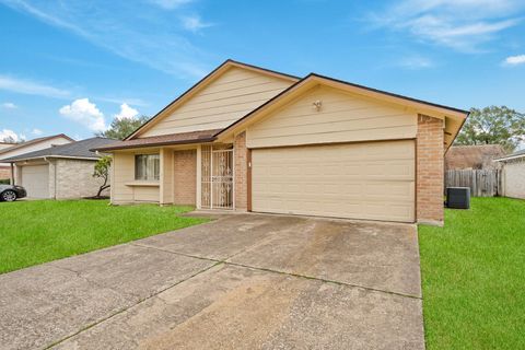 Tiny photo for 8702 Moonlight Forest Drive, Houston, TX 77088 (MLS # 8898136)
