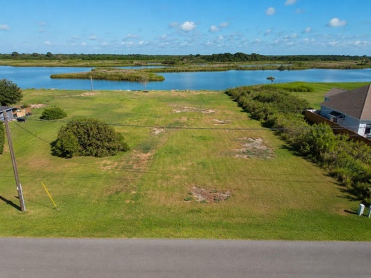 102 N BAYOU DR, HITCHCOCK, TX 77563 - Image 462ce8e22fb2000c0e38fa1aeb0f0591/945162988