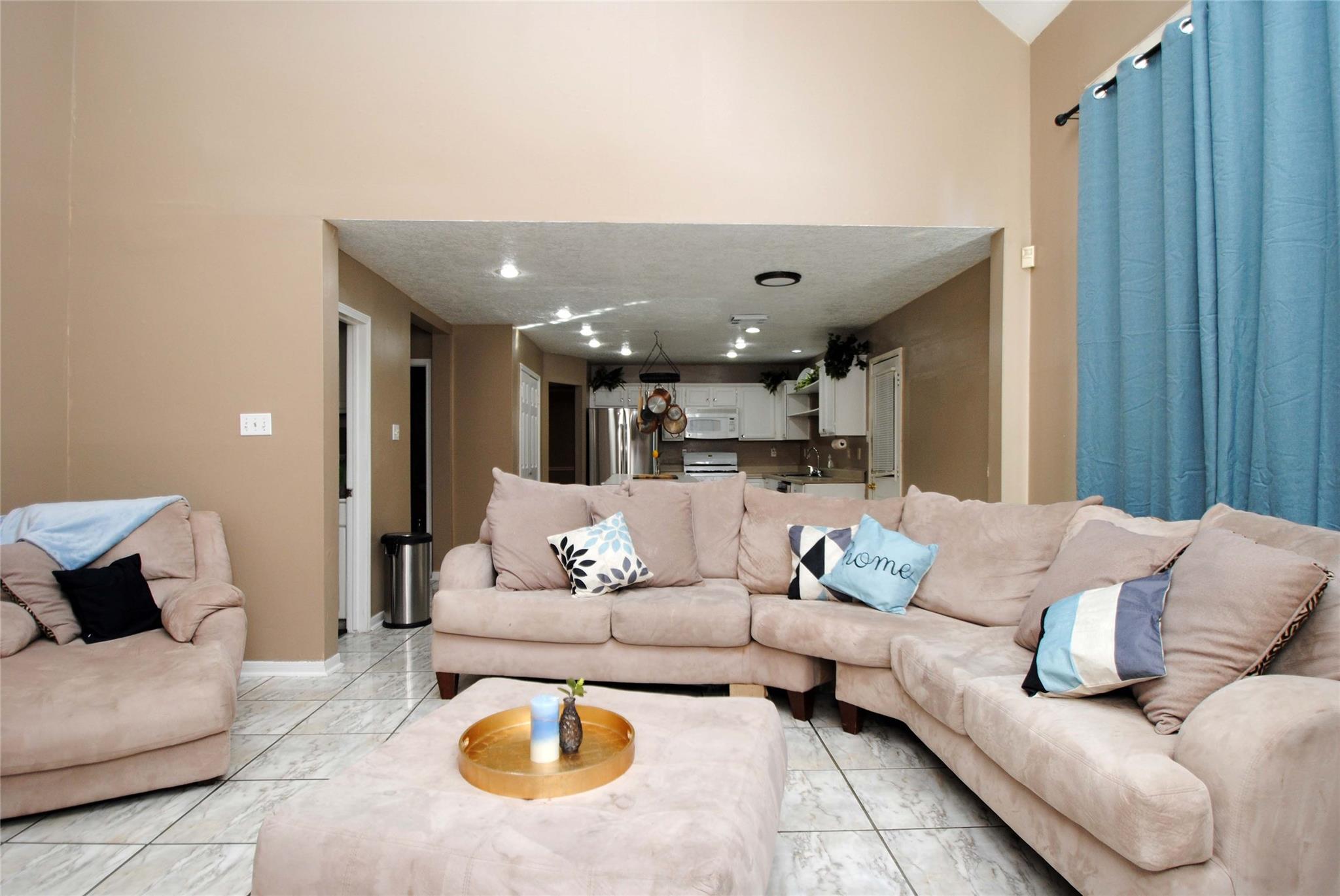 6022 S Trafalgar Court