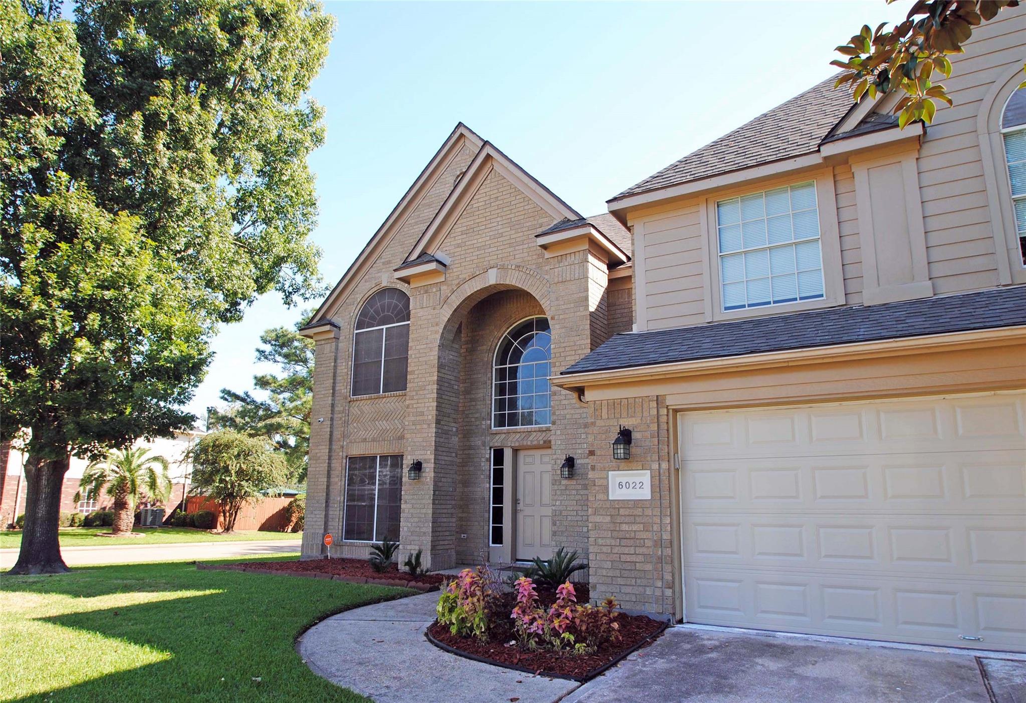 6022 S Trafalgar Court