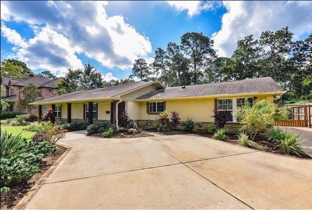 Photo of 13123 Conifer Road, Houston, TX 77079 (MLS # 51641530)