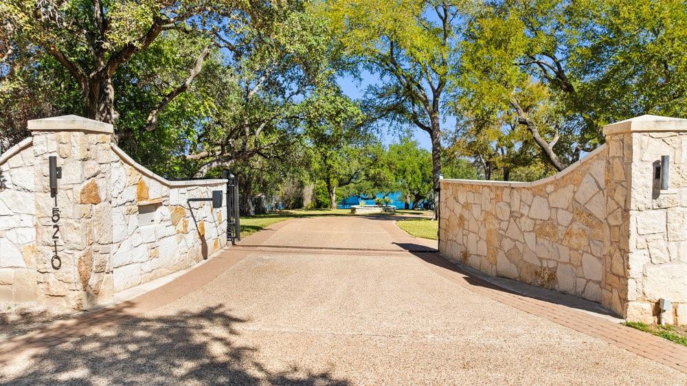 15210 Rainbow One Street