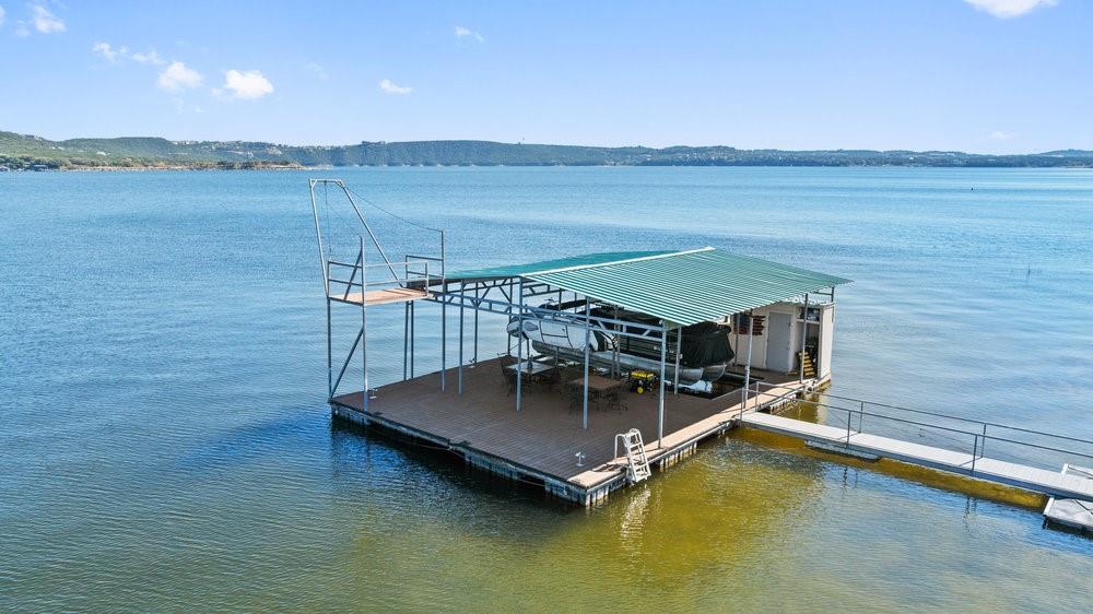 15210 Rainbow One Street