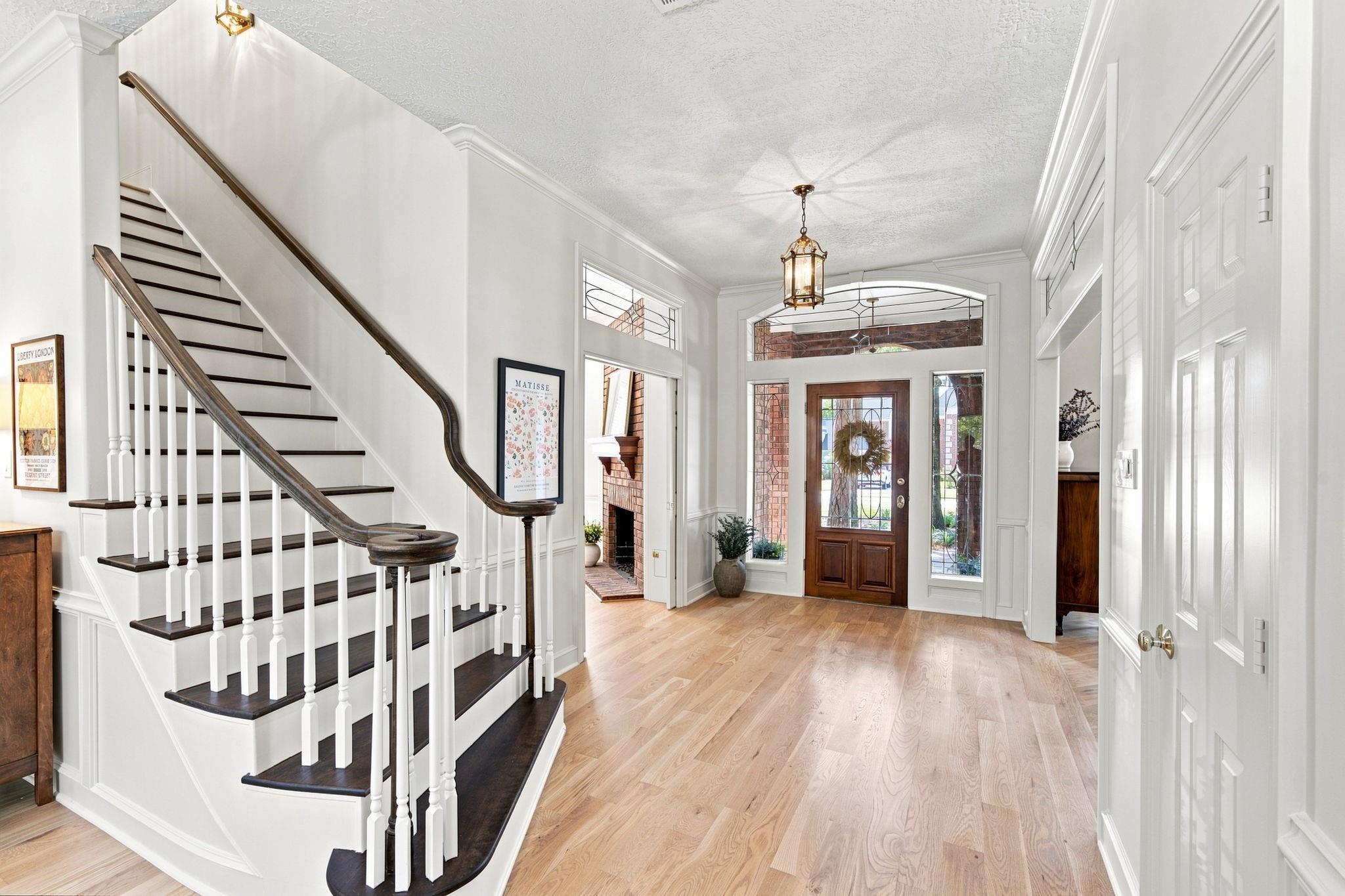 23 S Brokenfern Drive