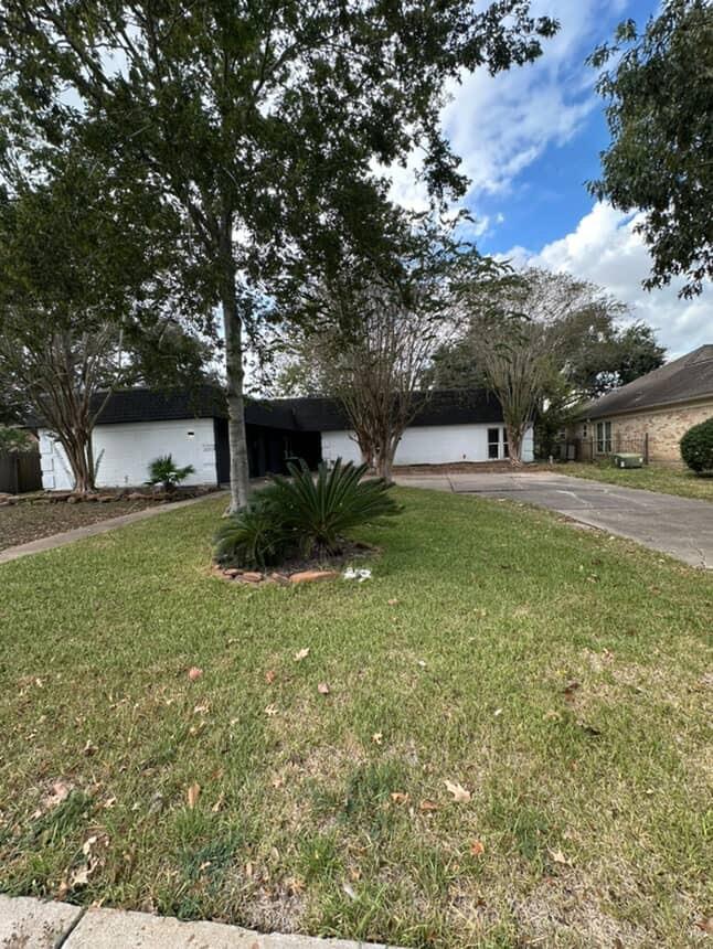 2222 N Fountain Valley Drive