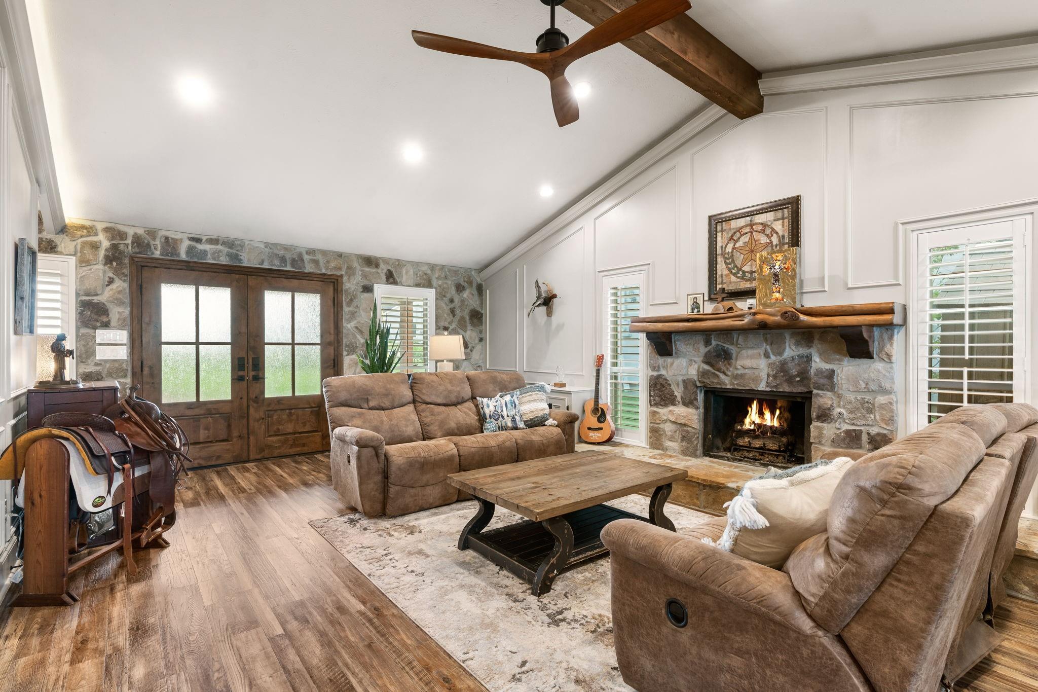16422 Hunters Trail