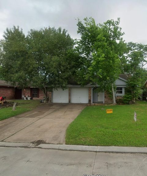 Photo of 4907 Redfish Reef Drive, Bacliff, TX 77518 (MLS # 20967043)