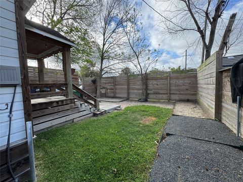 Tiny photo for 129 Garrotsville Street, Houston, TX 77022 (MLS # 62201380)