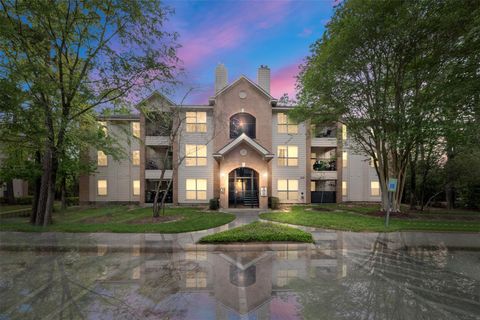 Photo of 8051 Bay Branch Drive #423, The Woodlands, TX 77382 (MLS # 52322821)