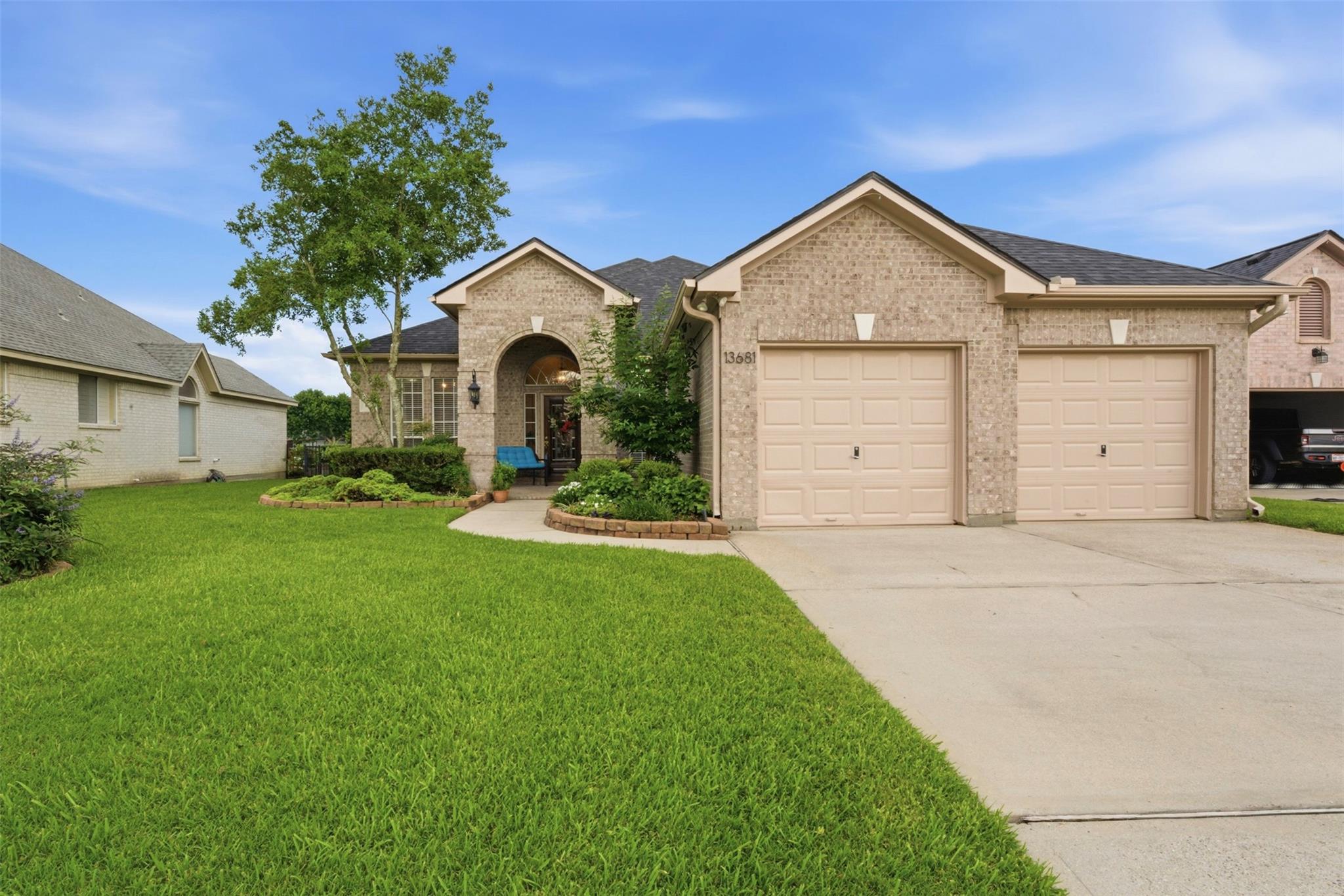 13681 Lakeside Place Drive