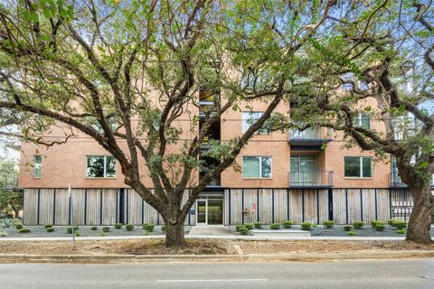 Photo of 2410 Waugh Drive #4C, Houston, TX 77006 (MLS # 31773489) Photo of 2410 Waugh Drive #4C, Houston, TX 77006 (MLS # 31773489)
