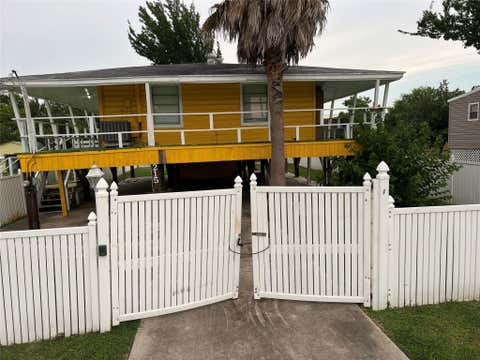 Photo of 215 13th Street, San Leon, TX 77539 (MLS # 77478980)