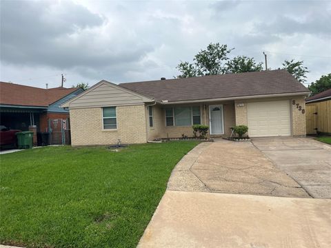 Photo of 8730 Cowart Street, Houston, TX 77029 (MLS # 22250592)