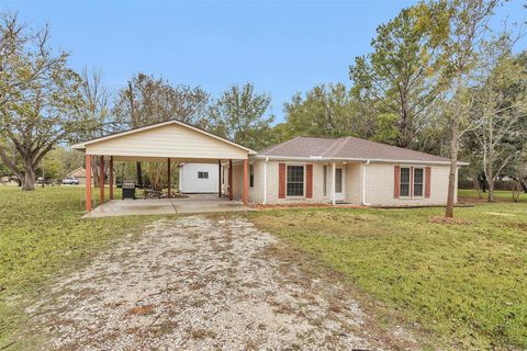 Photo of 13677 Hillcrest Manor Drive, Willis, TX 77318 (MLS # 81564563)