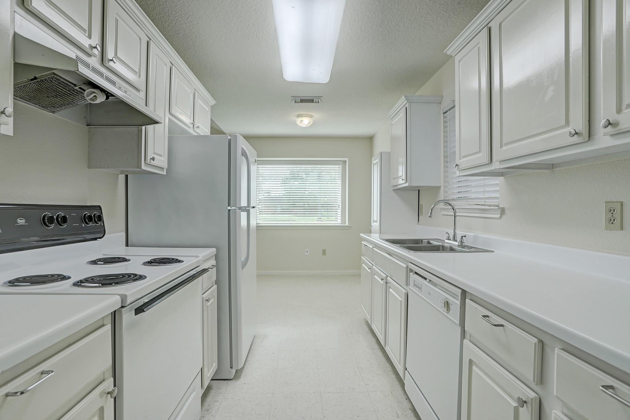 16711 N Wayne Lane 3