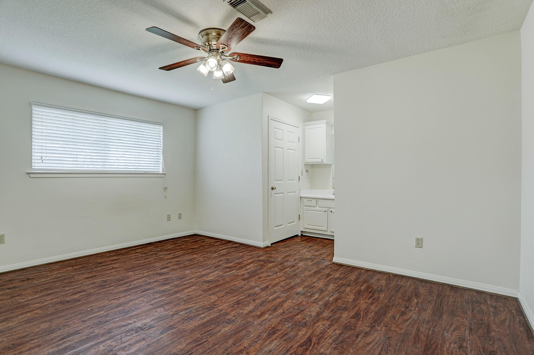 16711 N Wayne Lane 3