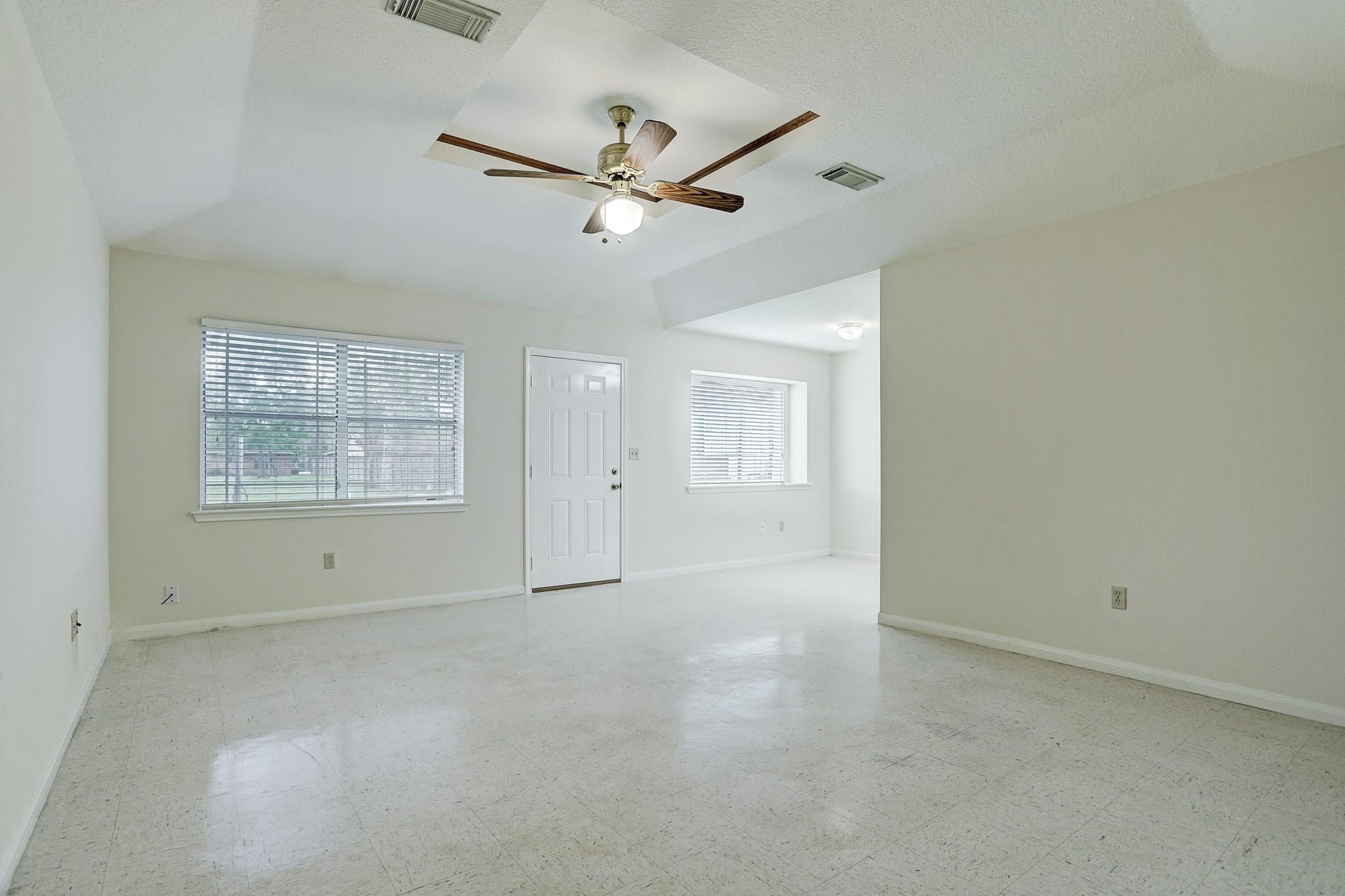16711 N Wayne Lane 3