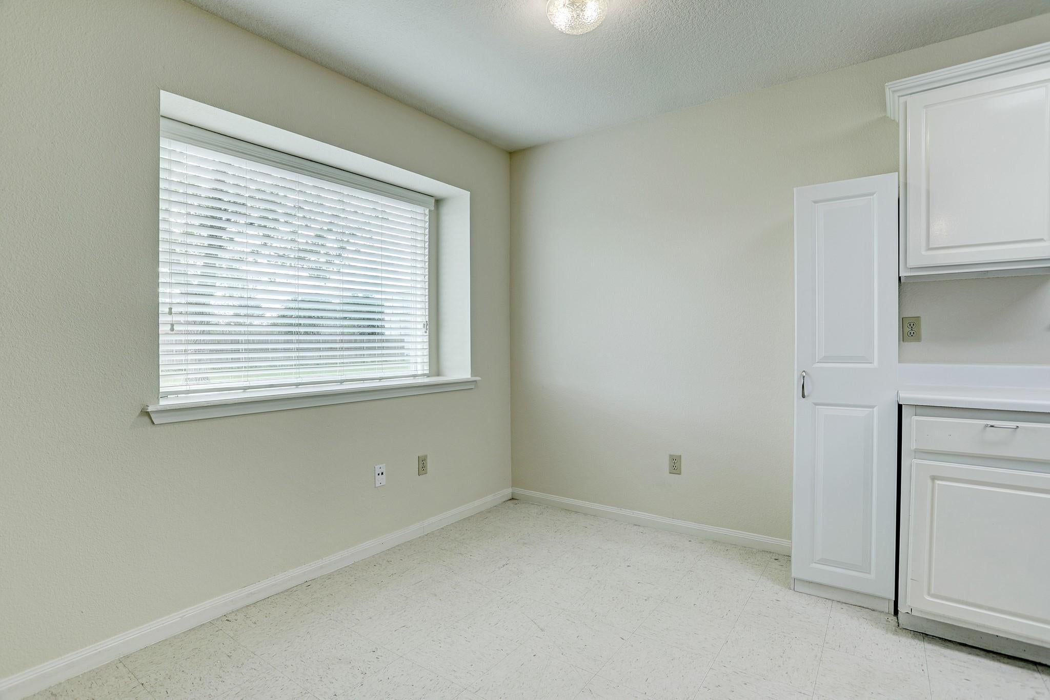 16711 N Wayne Lane 3