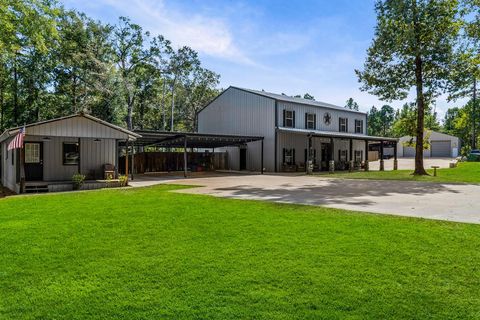 Homes For Sale - 807 Whitehead Drive Dr<br/> Diboll, TX 75941