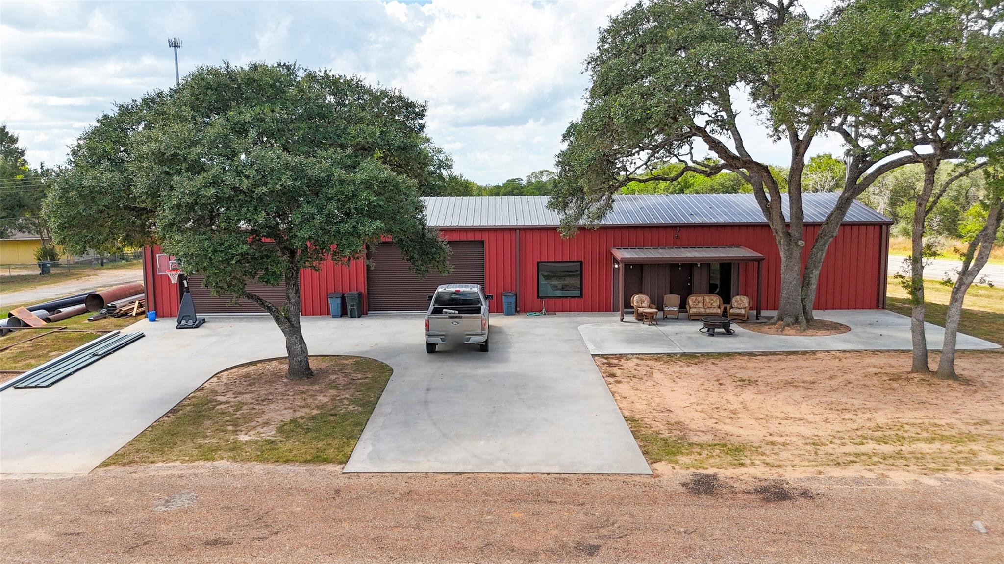 Sheridan, Texas, 77475, United States, 8 Bedrooms Bedrooms, ,5 BathroomsBathrooms,Residential,Active,1954329