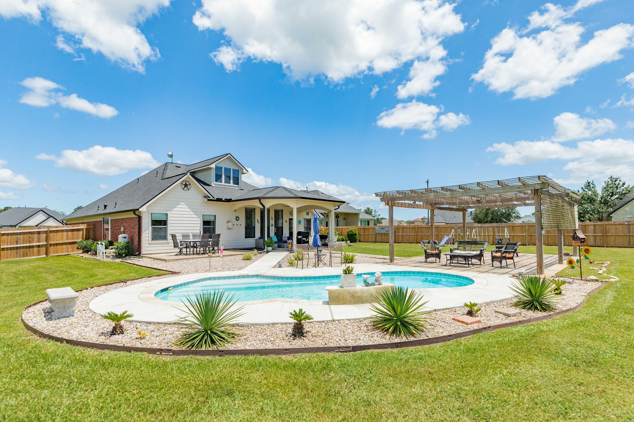 1503 Lakeland Circle