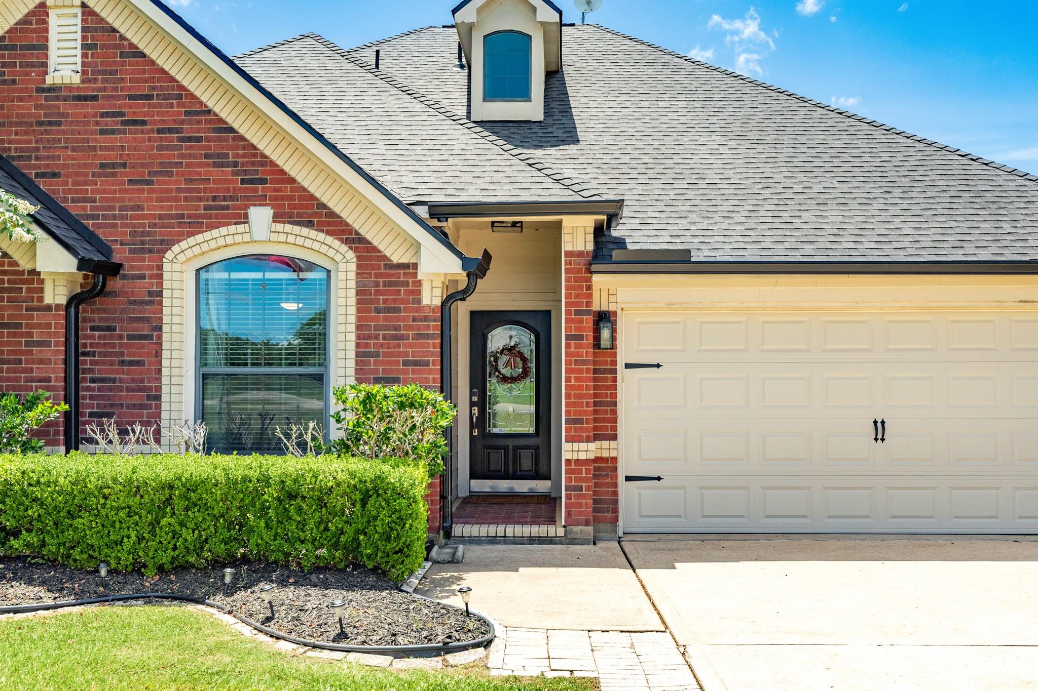 1503 Lakeland Circle