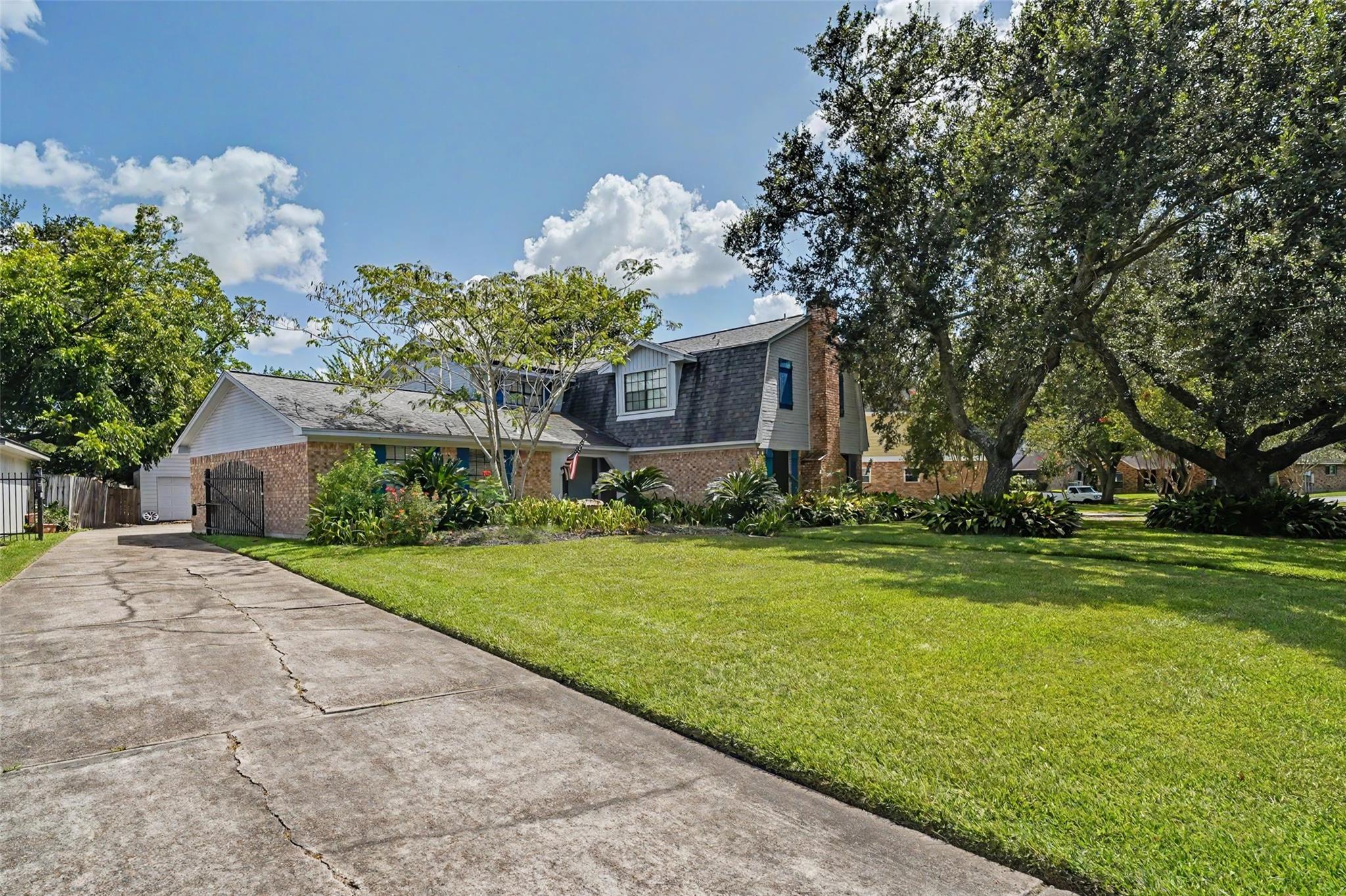 2316 Acacia Street