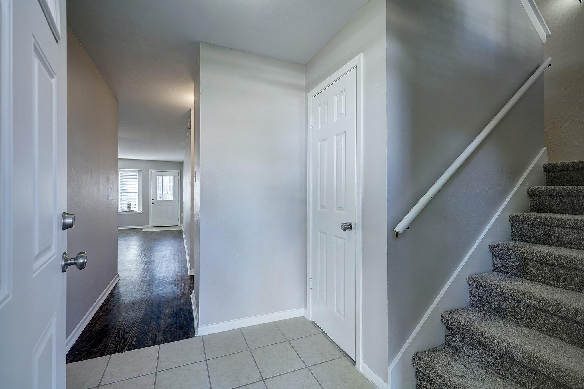7913 Ellinger Lane