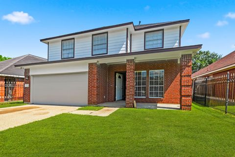 Photo of 11307 Palmsprings Drive, Houston, TX 77034 (MLS # 22037538)
