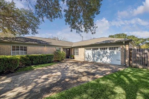 Tiny photo for 10018 Locke Lane, Houston, TX 77042 (MLS # 43812561)