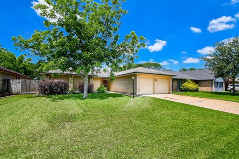 Photo of 931 Mayweather Lane, Richmond, TX 77406 (MLS # 31251824)