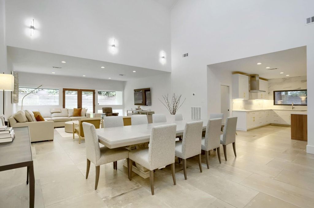 Photo of 14107 Carolcrest Circle, Houston, TX 77079 (MLS # 67083718)