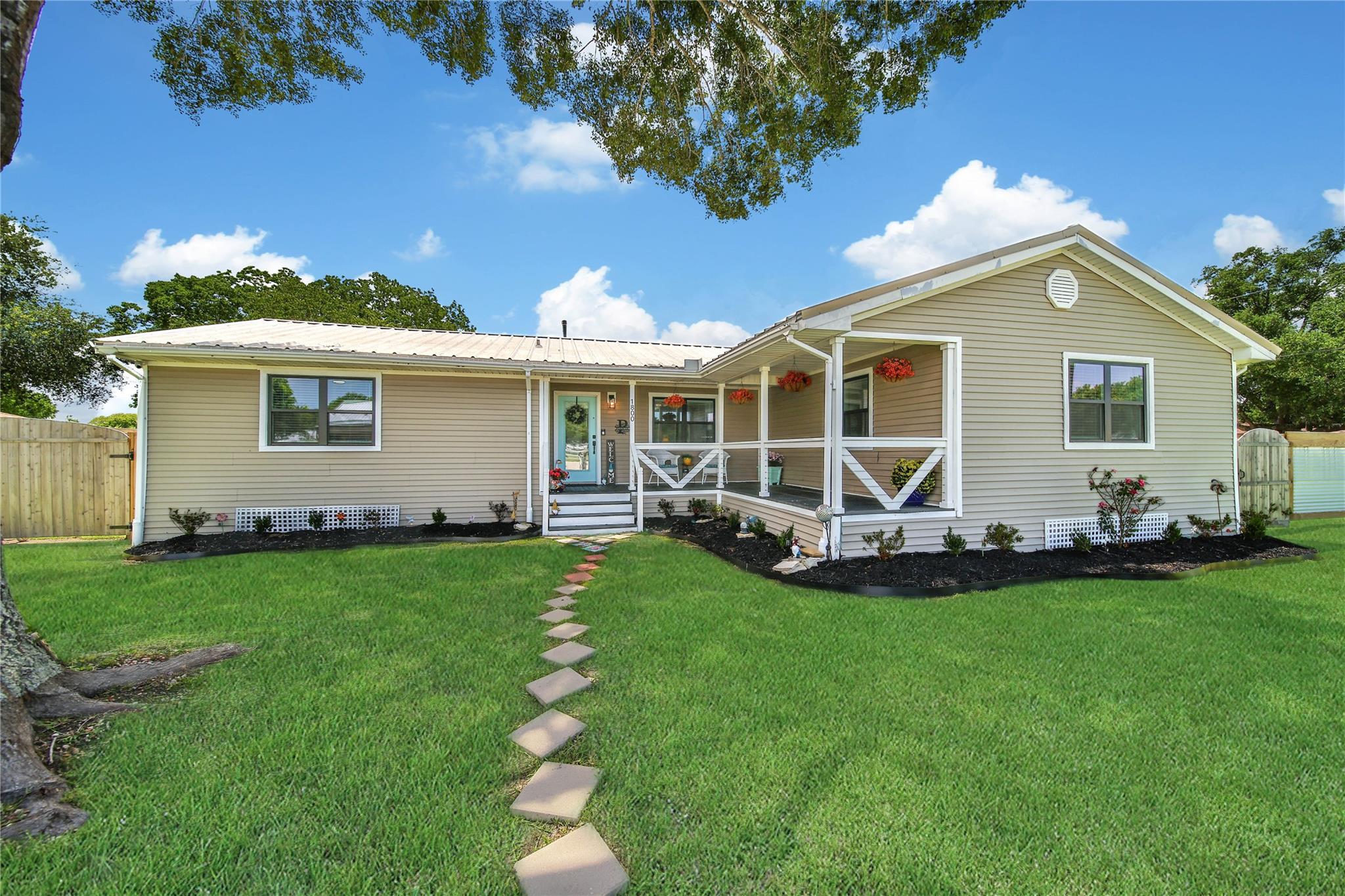 1800 Alvy Drive
