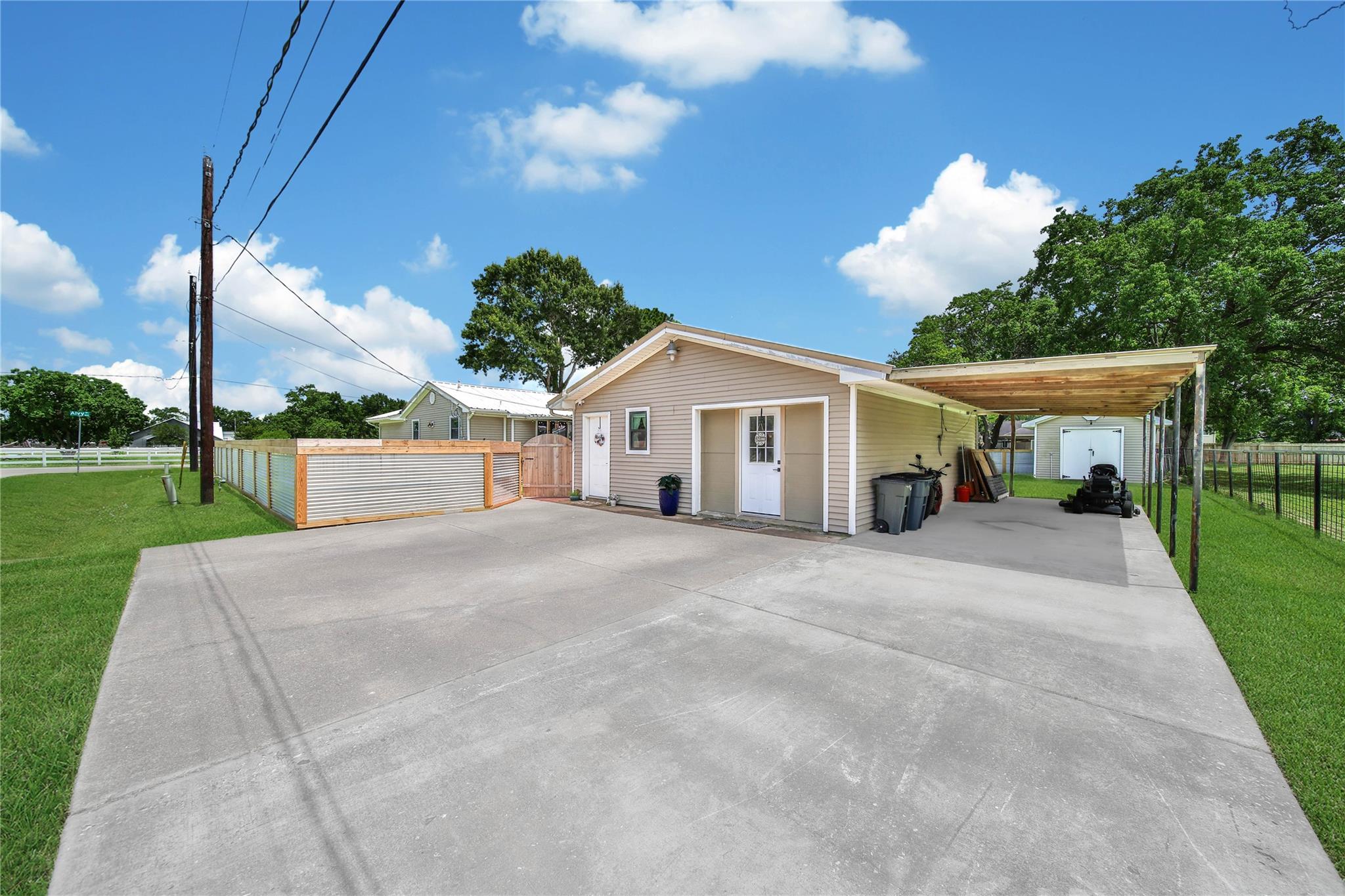 1800 Alvy Drive