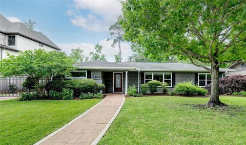 Photo of 6107 Queenswood Lane, Houston, TX 77008 (MLS # 38525352)